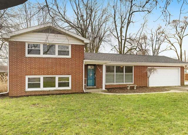 Property at 1702 E Sheridan St, Warsaw, IN 46580, 3 beds, 3 baths