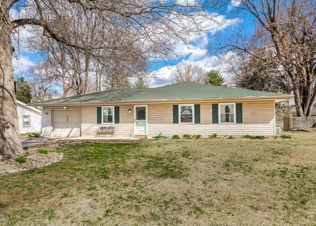 Property at 525 S Poplar Dr, Ellettsville, IN 47429, 3 beds, 2 baths