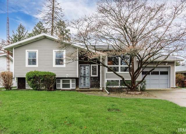 Property at 4808 W Peachtree Ln, Muncie, IN 47304, 4 beds, 2 baths