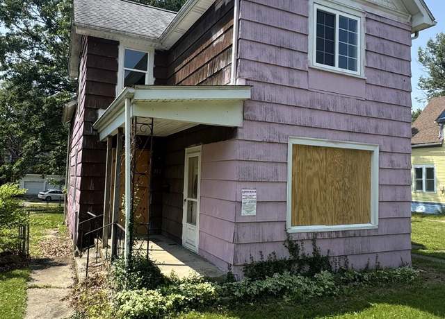Property at 311 W Pontiac St, Fort Wayne, IN 46807, 5 beds, 1.5 baths