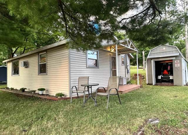 Property at 1995 Lane 120 Hamilton Lk, Hamilton, IN 46742, 3 beds, 1 bath
