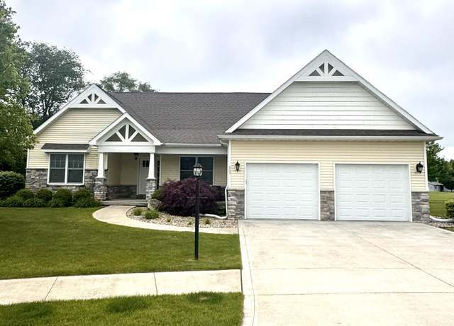 Property at 409 Maple Ridge Dr, Culver, IN 46511, 5 beds, 3 baths