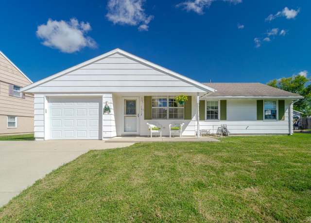 Property at 1512 Sherwood Dr, Lafayette, IN 47909, 3 beds, 2 baths