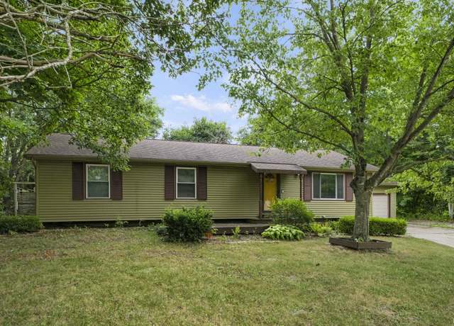 Property at 2921 Overlook Dr, Fort Wayne, IN 46808, 3 beds, 2 baths