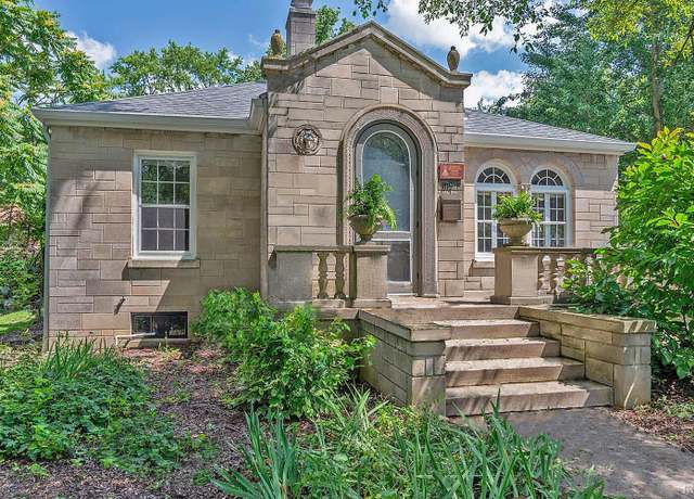 Property at 1119 E 1st St, Bloomington, IN 47401, 4 beds, 2.5 baths