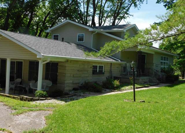 Property at 1702 Valley View Dr, Bedford, IN 47421, 3 beds, 3.5 baths
