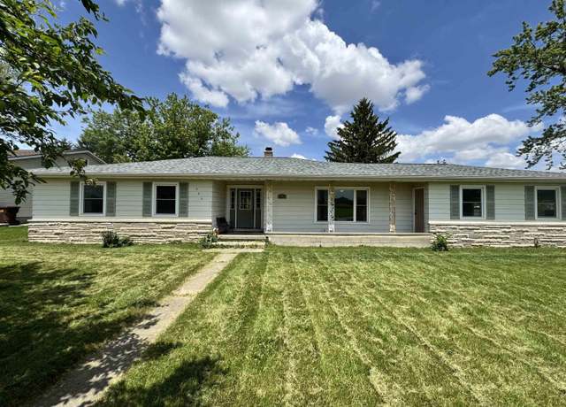 Property at 306 Betz Rd, Auburn, IN 46706, 3 beds, 1.5 baths