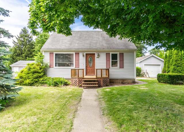 Property at 208 Chestnut St, Avilla, IN 46710, 3 beds, 1 bath