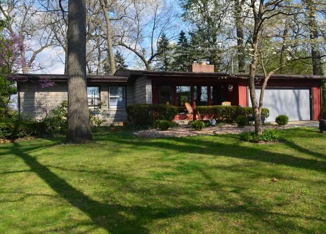 Property at 1516 Harrington Dr, South Bend, IN 46637, 3 beds, 1.5 baths