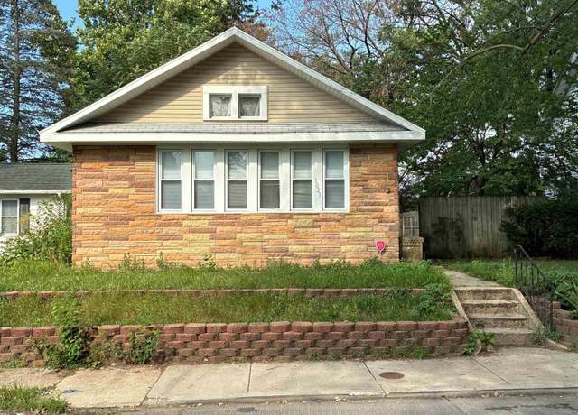 Property at 1023 Clover St, South Bend, IN 46615, 2 beds, 1 bath