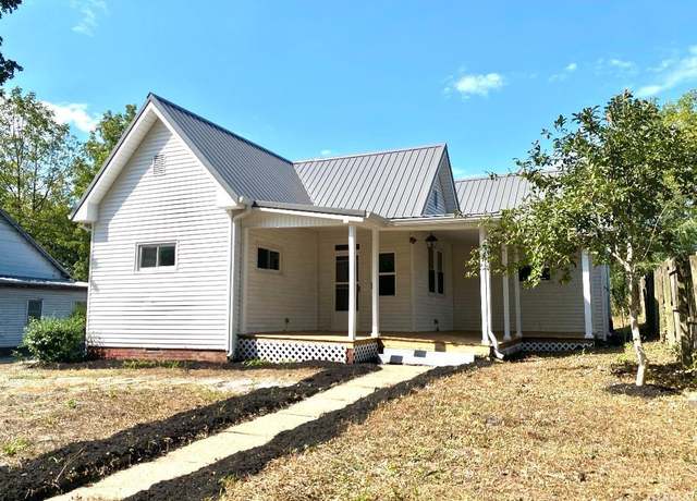 Property at 220 Third St, Worthington, IN 47471, 2 beds, 1 bath