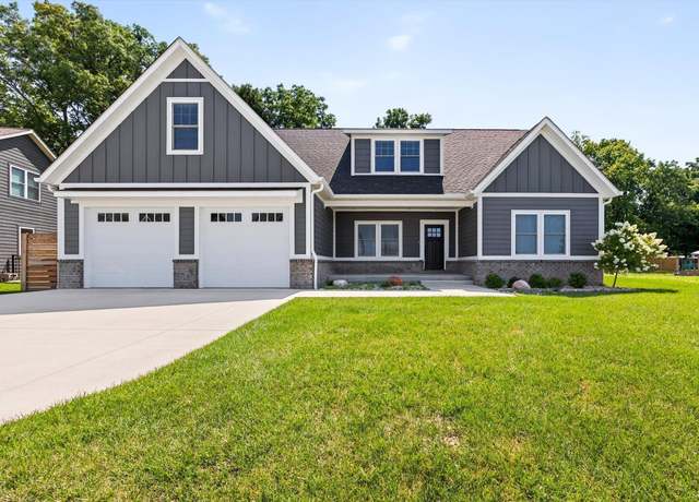Property at 4606 N Calumet Ct, Bloomington, IN 47404, 4 beds, 2.5 baths