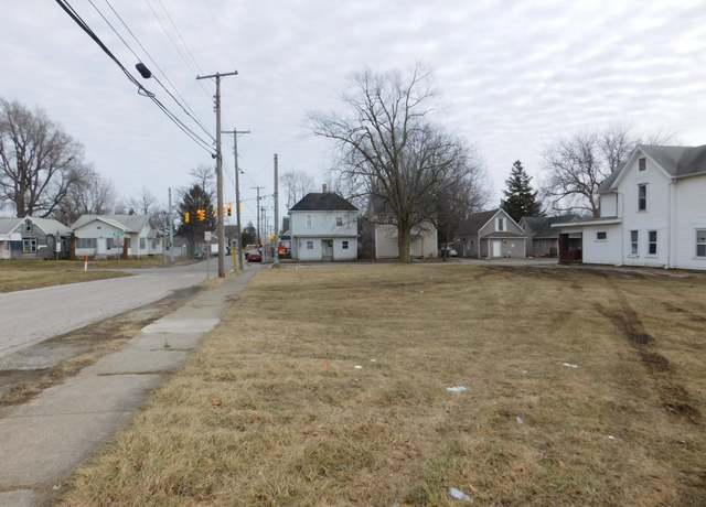 Property at 2205 S Walnut St, Muncie, IN 47302