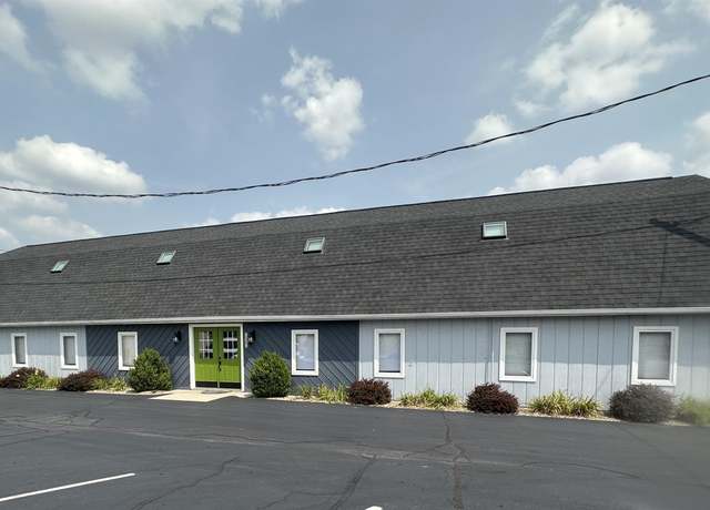 Property at 3980 E Church St, Hamilton, IN 46742, 2 beds, 3 baths