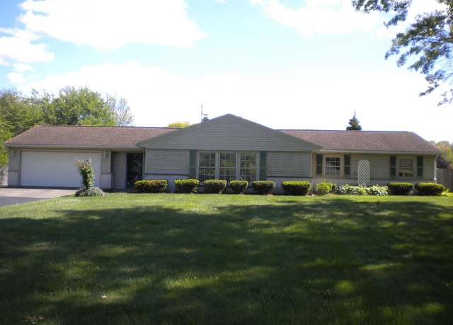Property at 1313 Ludwig Park Dr, Fort Wayne, IN 46825, 3 beds, 2 baths