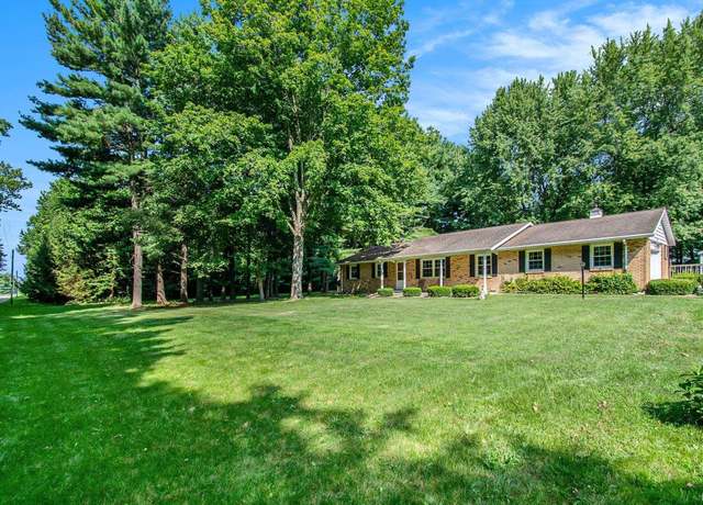 Property at 7650 12th Rd, Plymouth, IN 46563, 3 beds, 2.5 baths