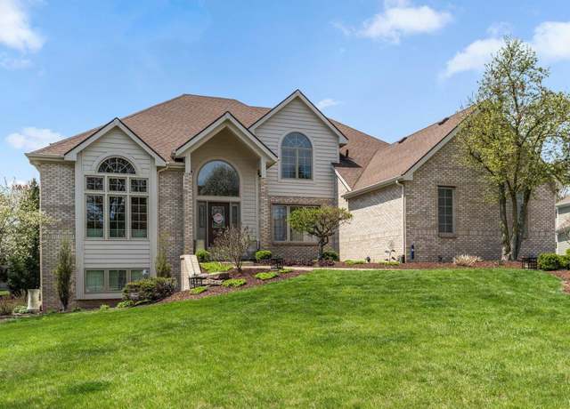 Property at 1430 Turnberry Ct, Fort Wayne, IN 46814, 4 beds, 4.5 baths