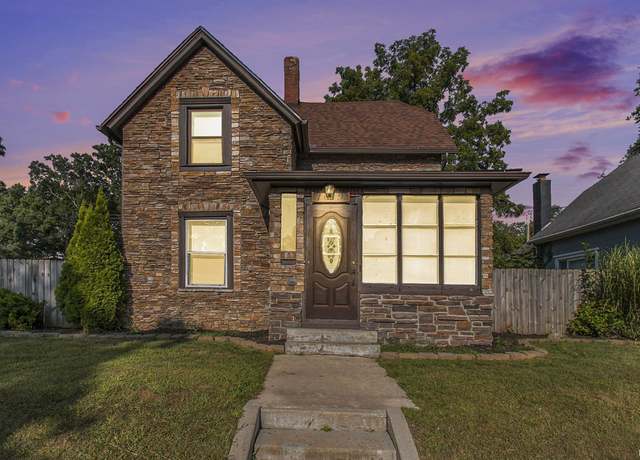 Property at 1619 Marine St, South Bend, IN 46613, 4 beds, 1 bath