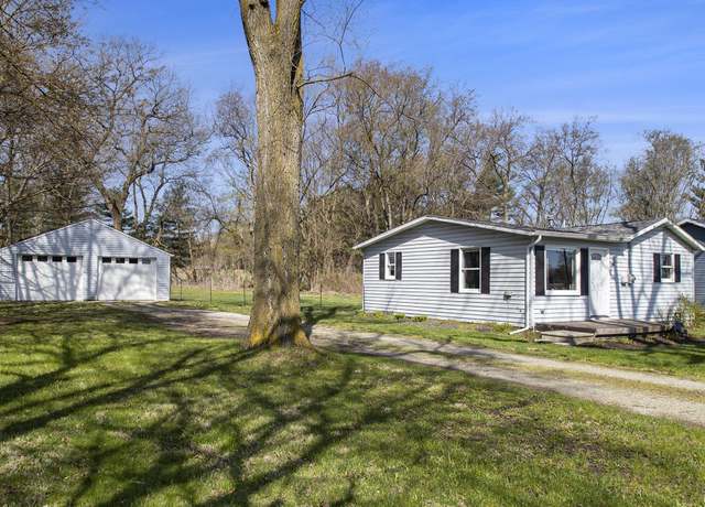 Property at 2803 Burr Oak Ave, Elkhart, IN 46517, 2 beds, 1 bath