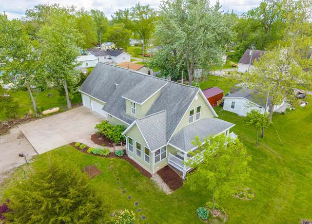 Property at 3775 W Columbia St, Columbia City, IN 46725, 6 beds, 3 baths