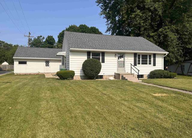 Property at 130 N Washington St, Roann, IN 46974, 3 beds, 1 bath