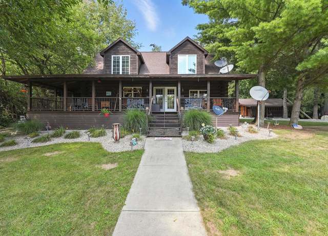 Property at 8198 W Harbour Dr, Kimmell, IN 46760, 2 beds, 2.5 baths