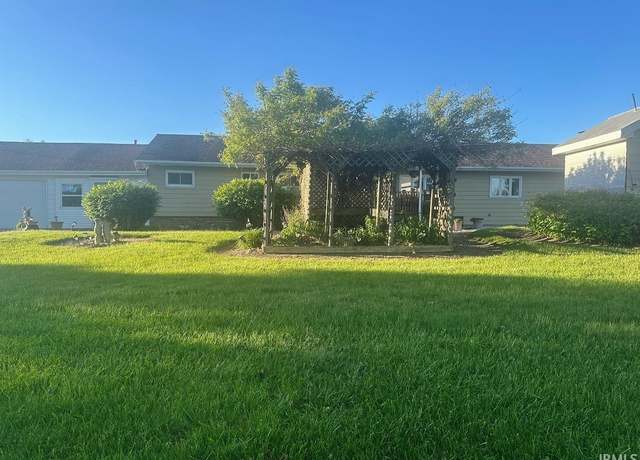 Property at 5355 E Anderson Rd, Churubusco, IN 46723, 3 beds, 2.5 baths