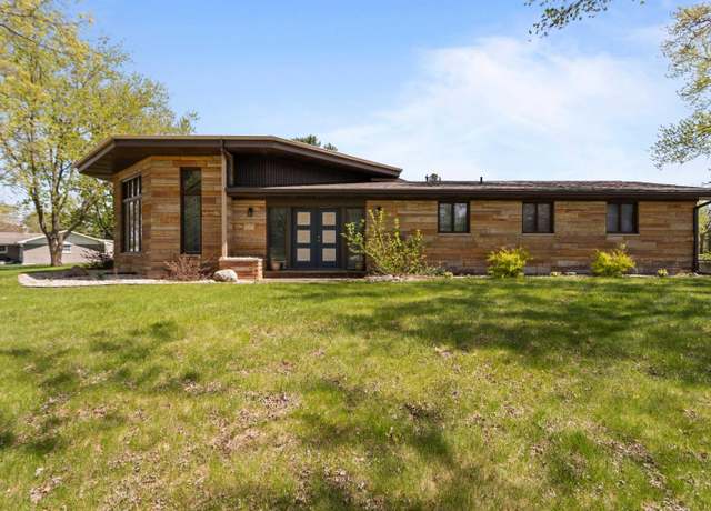 Property at 3480 W 300 South Rd, Kokomo, IN 46902, 3 beds, 2.5 baths