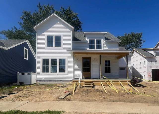 Property at 735 N Twyckenham Dr, South Bend, IN 46617, 4 beds, 3.5 baths