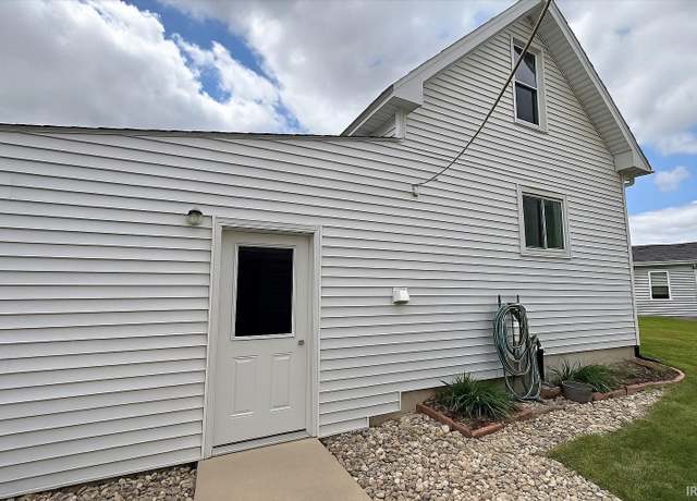 Property at 1307 S Second St, Frankfort, IN 46041, 3 beds, 1 bath