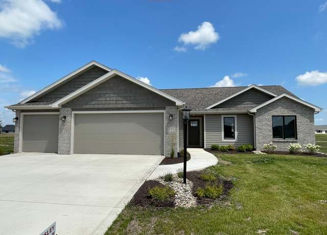 Property at 975 Zenos Blvd, Fort Wayne, IN 46818, 3 beds, 2 baths