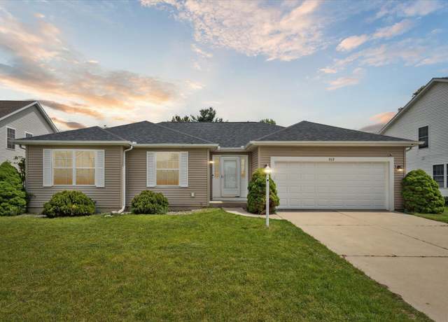 Property at 512 Shepherds Cove Dr, Osceola, IN 46561, 3 beds, 2.5 baths