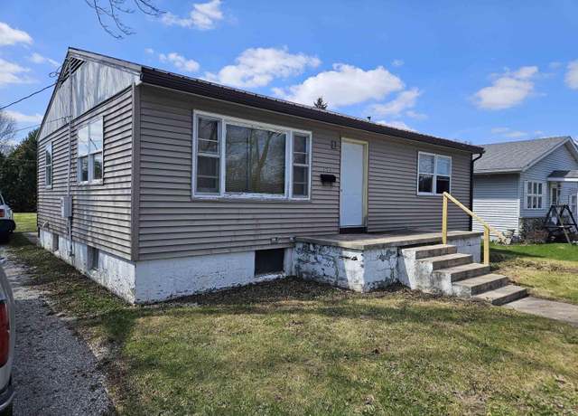 Property at 326 S Melville St, Rensselaer, IN 47978, 3 beds, 1 bath
