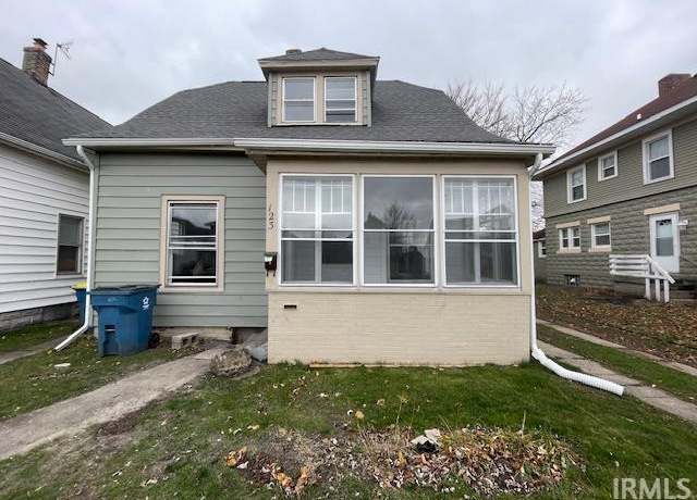 Property at 123 W 8th St, Mishawaka, IN 46544, 3 beds, 2.5 baths