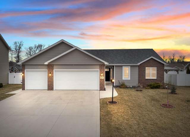 Property at 4820 Pinestone Dr, New Haven, IN 46774, 4 beds, 2.5 baths