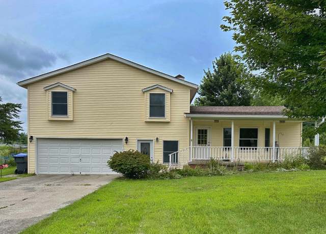 Property at 3305 W Jordan Ct, Bloomington, IN 47403, 3 beds, 2.5 baths