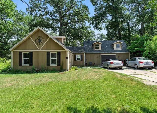 Property at 1419 Wood Ave, Fort Wayne, IN 46825, 3 beds, 1 bath