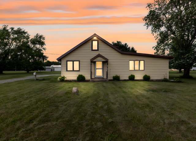 Property at 3218 E Armstrong Rd, Leesburg, IN 46538, 3 beds, 2 baths