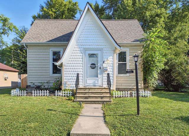 Property at 921 W Cherry St, Bluffton, IN 46714, 3 beds, 1 bath