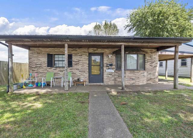 Property at 1250 Maple Ct, Evansville, IN 47714, 3 beds, 1 bath