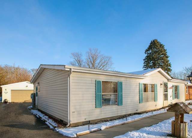 Property at 58938 Lindale Dr, Elkhart, IN 46517, 3 beds, 2 baths