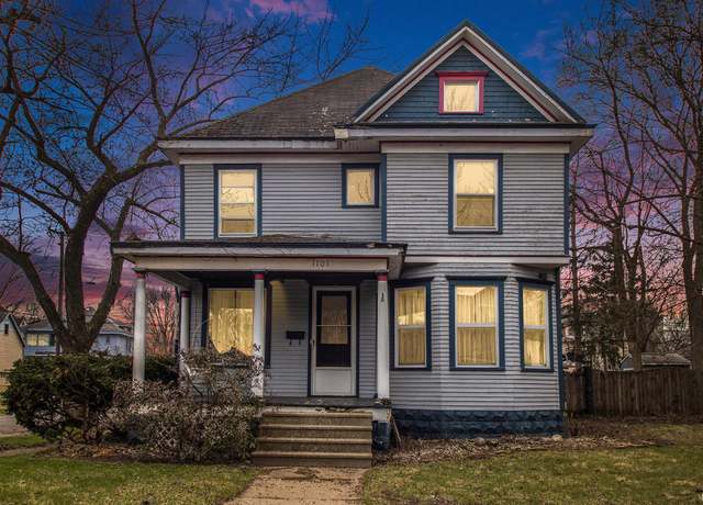 Property at 1101 Woodward Ave, South Bend, IN 46616, 3 beds, 1.5 baths