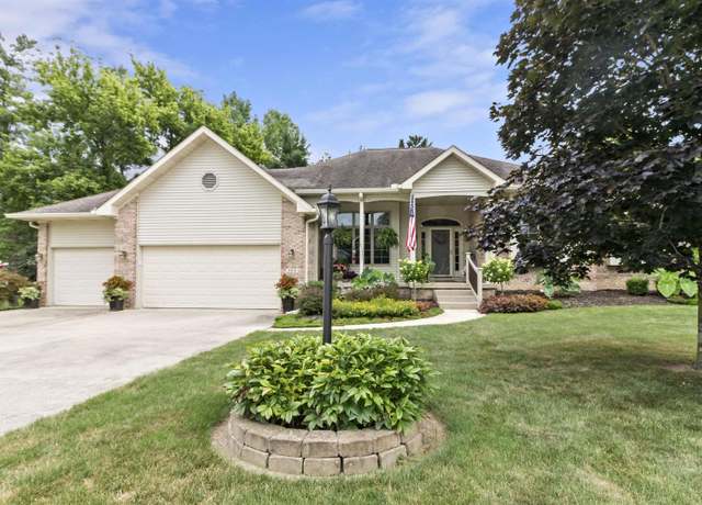 Property at 109 Lakeview Dr, Hartford City, IN 47348, 5 beds, 3 baths