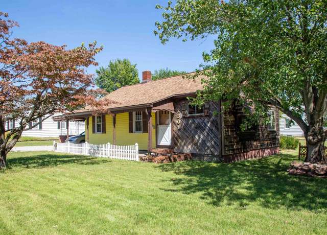 Property at 2301 Wedeking Ave, Evansville, IN 47711, 2 beds, 1 bath