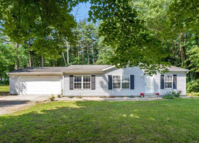 Property at 2765 E Evergreen Dr, Warsaw, IN 46582, 3 beds, 2 baths