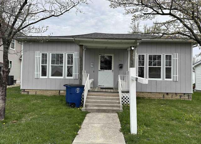 Property at 817 W Brook St, Mitchell, IN 47446, 3 beds, 1.5 baths