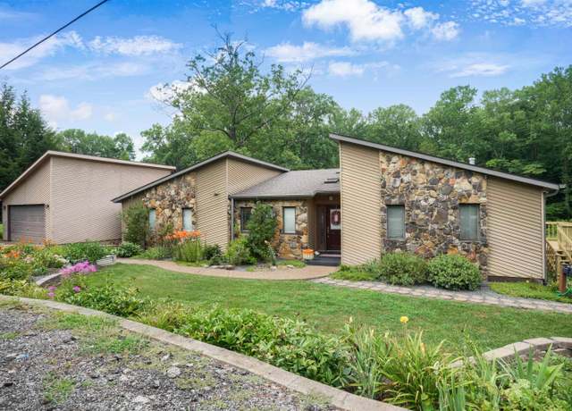 Property at 6001 Felstead Rd, Evansville, IN 47712, 4 beds, 3 baths