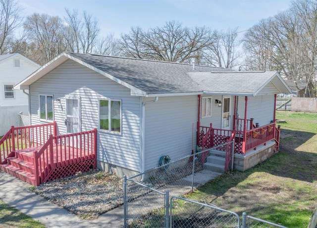 Property at 711 N Agnew St, Winamac, IN 46996, 3 beds, 2 baths