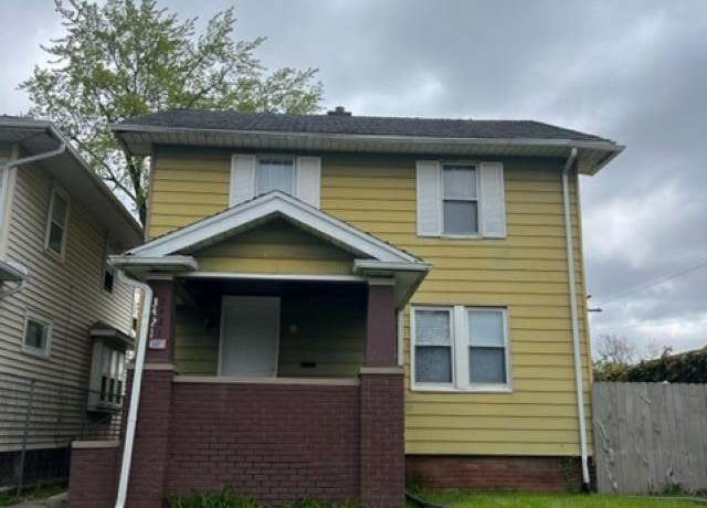Property at 3421 Smith St, Fort Wayne, IN 46806, 3 beds, 1 bath