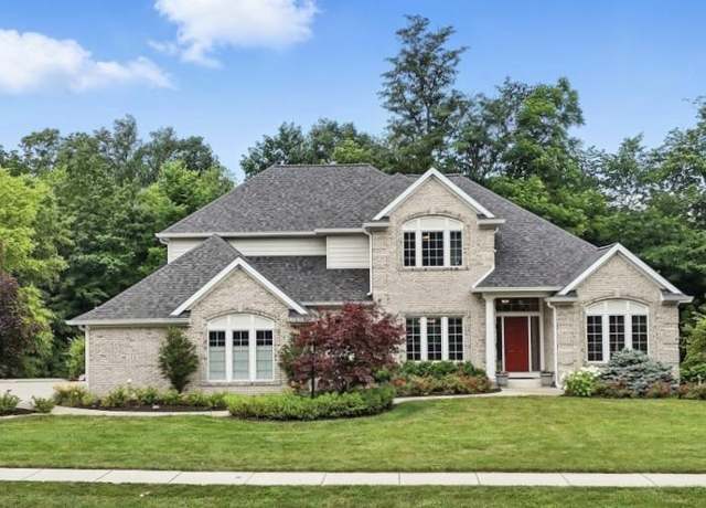 Property at 118 Royal Crest Dr, Fort Wayne, IN 46814, 5 beds, 4.5 baths